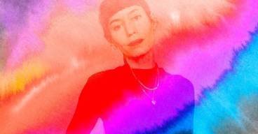 portrait d'hélène blanc avec des couleurs type aquarelle